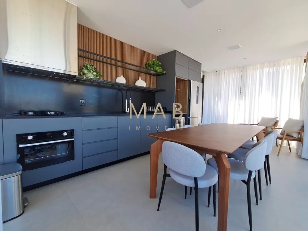 Imagem Apartamento à venda em Florianópolis-SC, bairro Ingleses do Rio Vermelho, 2 quartos sendo 1 suíte, sala de estar/jantar, 1 vaga, 88,36m² de área. Venh