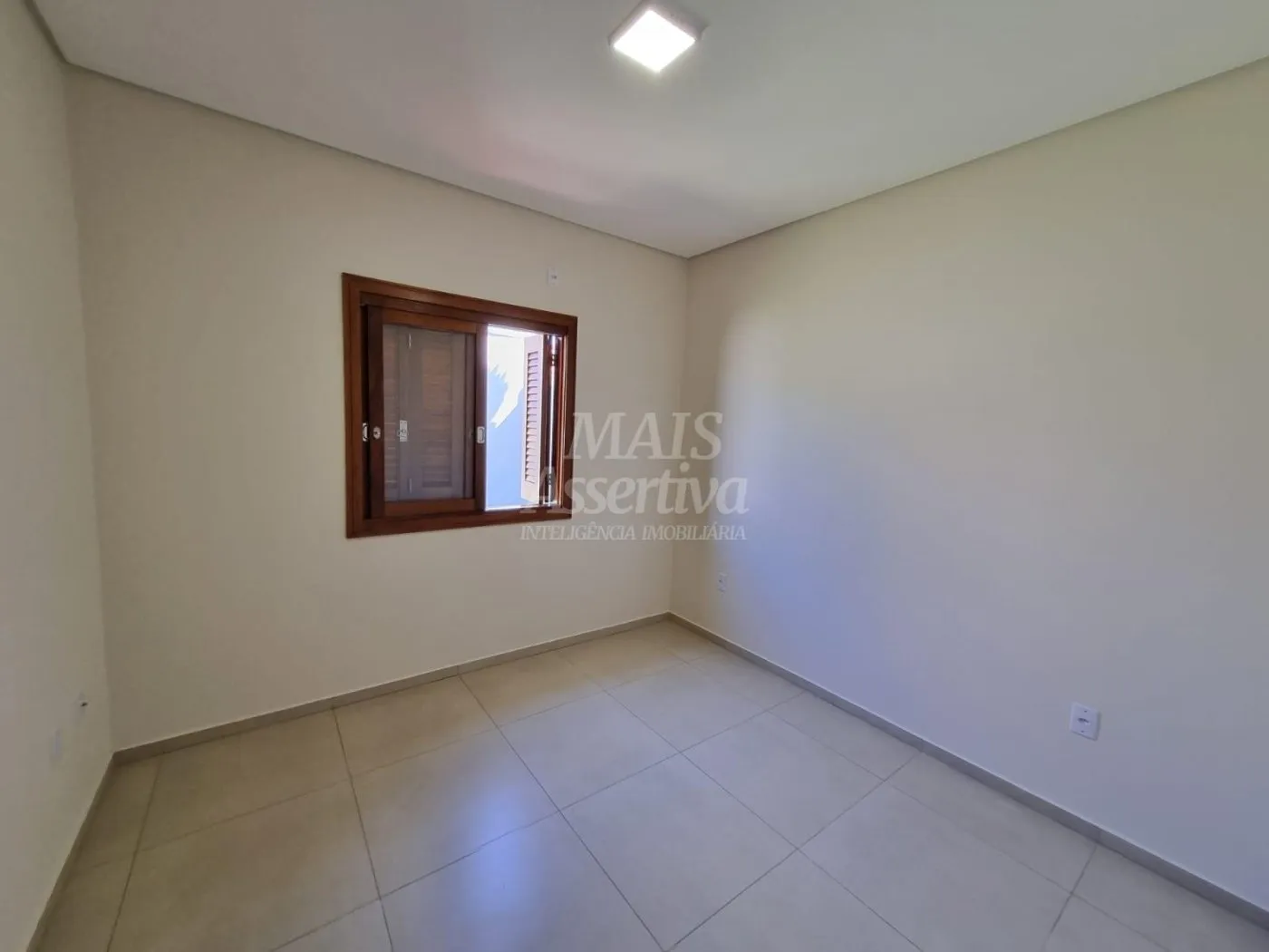 Imagem Ótima casa localizada em Tramandaí/RS - 3 dormitórios, 4 vagas de garagem
