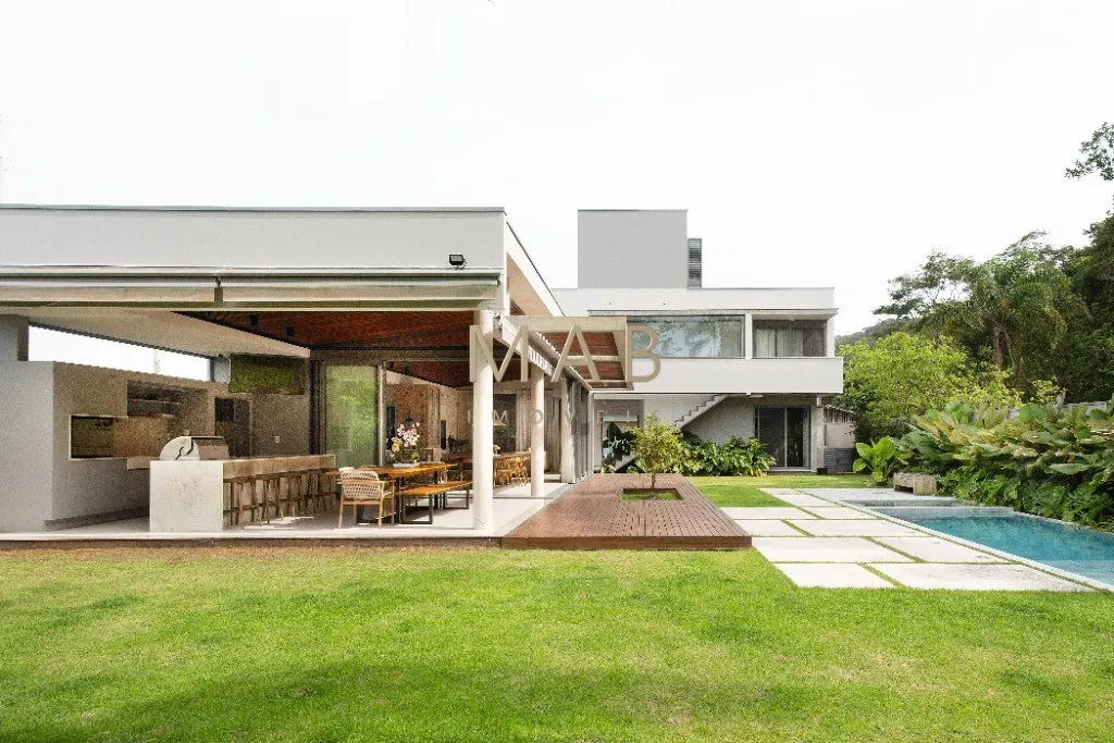 Imagem CASA DE ALTO PADRÃO PARA VENDA EM CONDOMÍNIO FECHADO, MOBILIADA, 4 SUÍTES, NO BAIRRO CACHOEIRA DO BOM JESUS EM FLORIANÓPOLIS/SC!