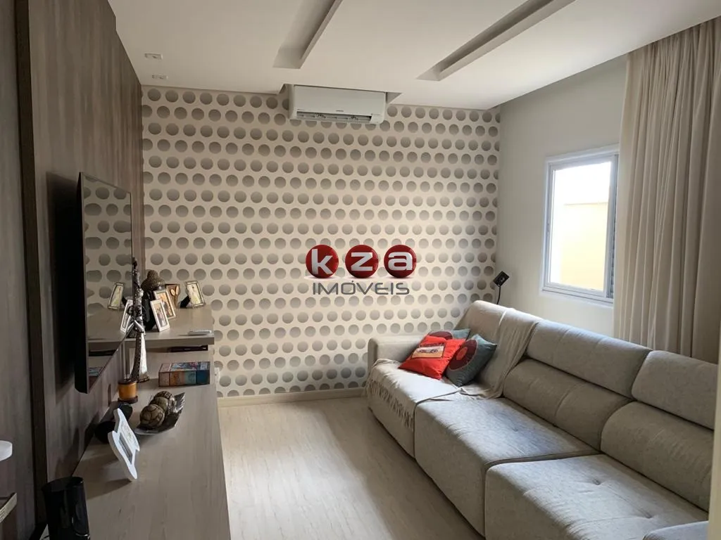 Imagem Impecável casa em condomínio à venda em Valinhos-SP, bairro Pinheiro: 3 quartos, 3 suítes, 3 salas, 5 banheiros, 4 vagas, 265m².