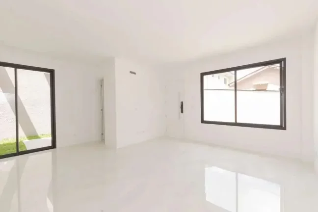 Imagem Sobrados Triplex com 3 quartos Pronto para Morar nas Merces