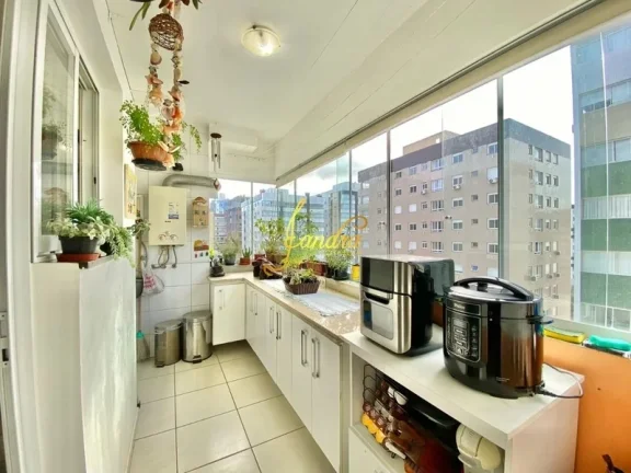 Imagem Apartamento com vista parcial na avenida a 50m do mar