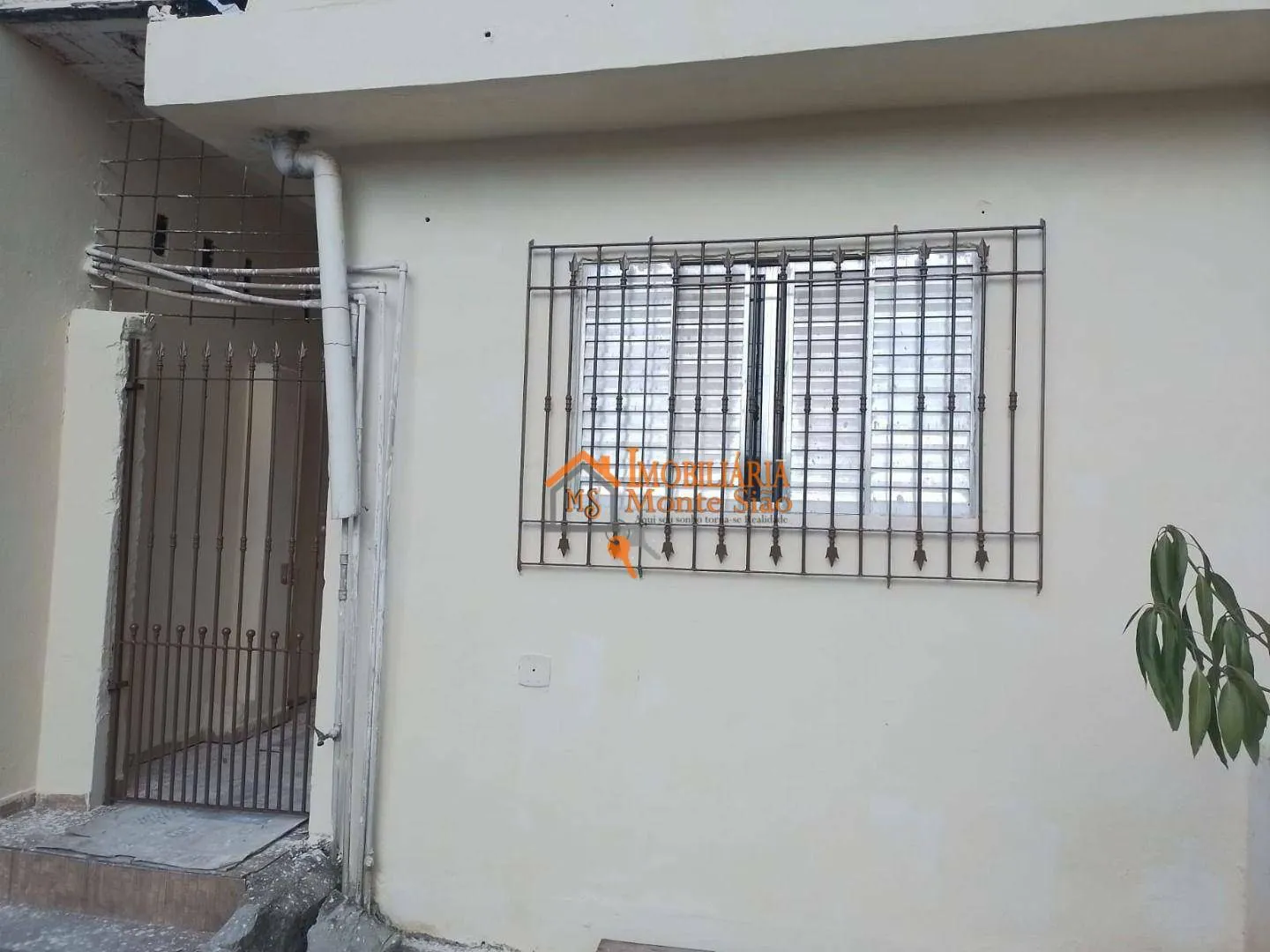 Imagem Sobrado com 4 dormitórios à venda, 200 m² por R$ 426.000,00 - Cidade Soberana - Guarulhos/SP