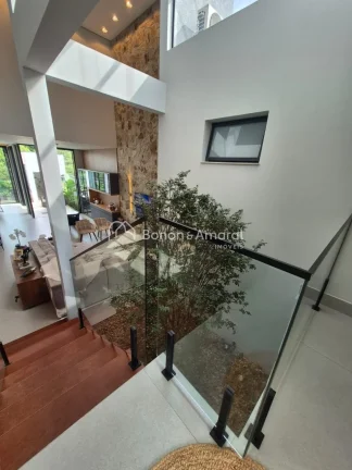 Imagem Sobrado de alto padrão com 361 m² no Condomínio Santorini, em localização privilegiada e com fu...