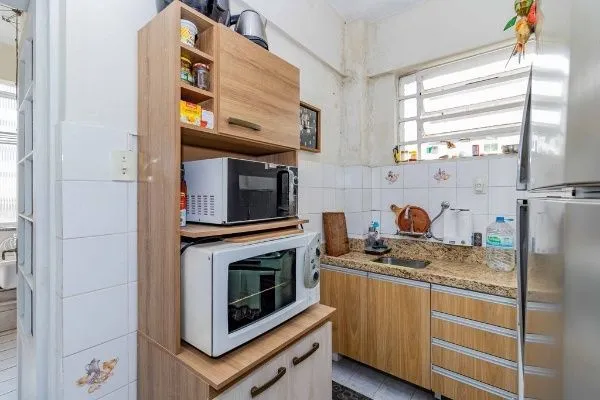 Imagem Vende-se apartamento com 2 quartos, sacada e 1 vaga - 113 m² - Moinhos de Vento