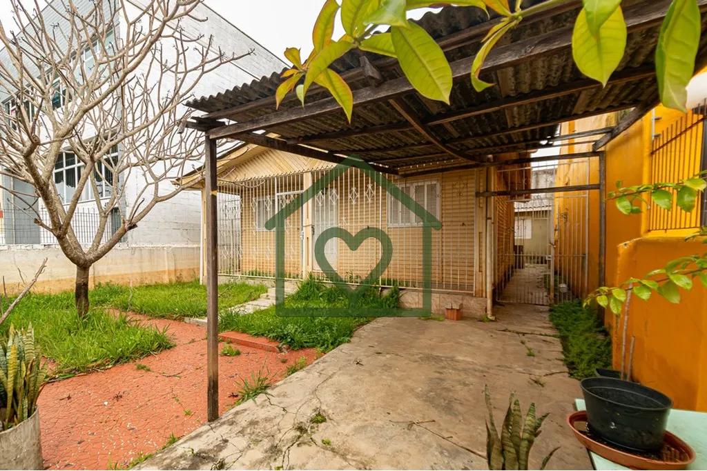 Imagem Terreno de 286m² (10m x 28,6m) à venda em localização privilegiada, entre duas das principais vi...