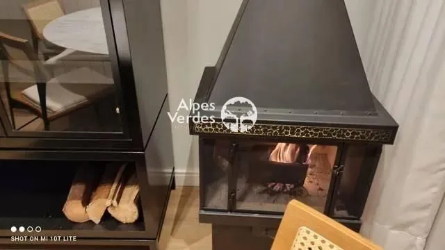 Imagem Vende-se apartamento no 4° andar cobertura mobiliado a 5 minutos da Rua Coberta