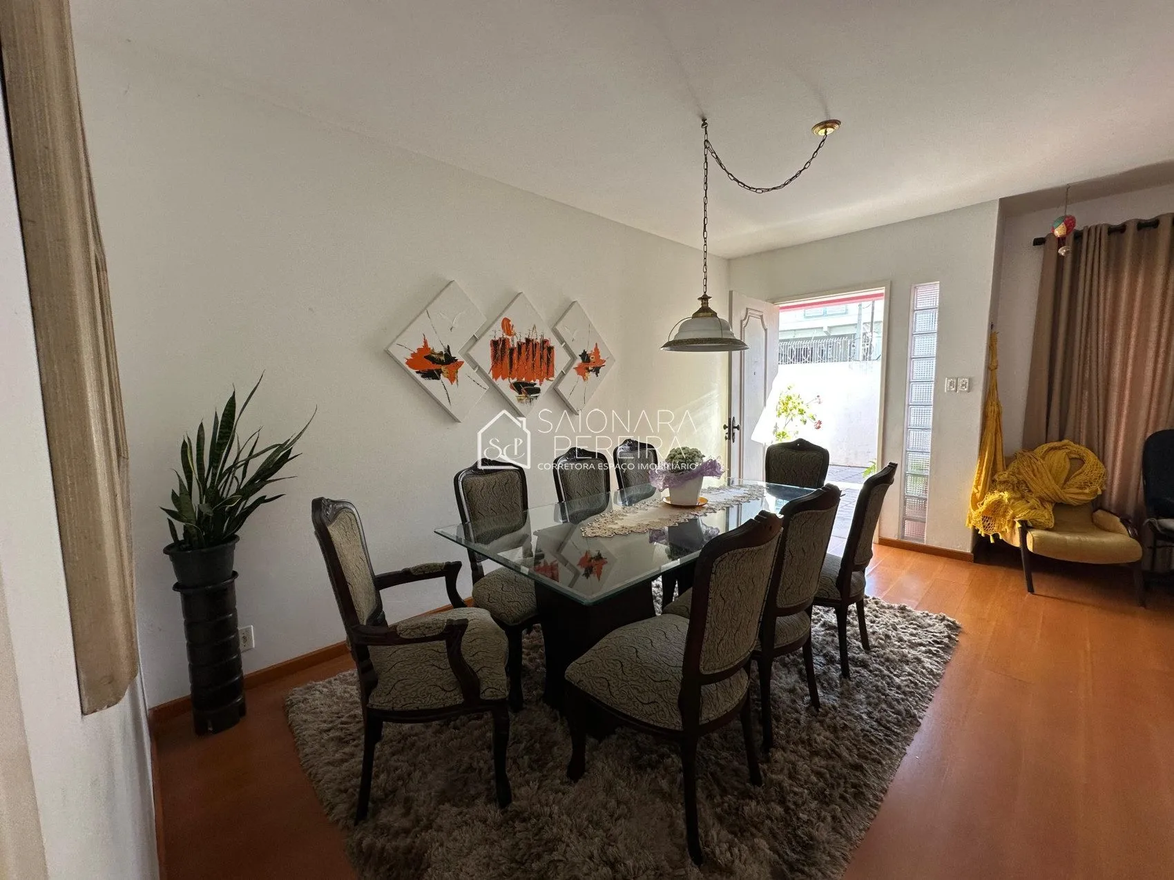 Imagem Casa espaçosa e aconchegante