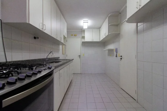 Imagem Venda de Apartamento de Alto Padrão na Vila Andrade, São Paulo-SP: 3 Quartos, 2 Suítes, 4 Banheiros, 2 Vagas, 121m².