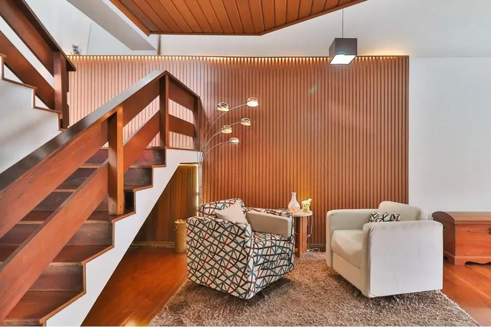 Imagem Casa térrea com 2 dormitórios, lavabo, espaço gourmet e 2 vagas.