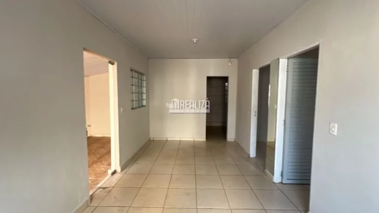 Imagem Casa para alugar no bairro Santa Maria, Uberaba: 2 dormitórios, garagem e mais!