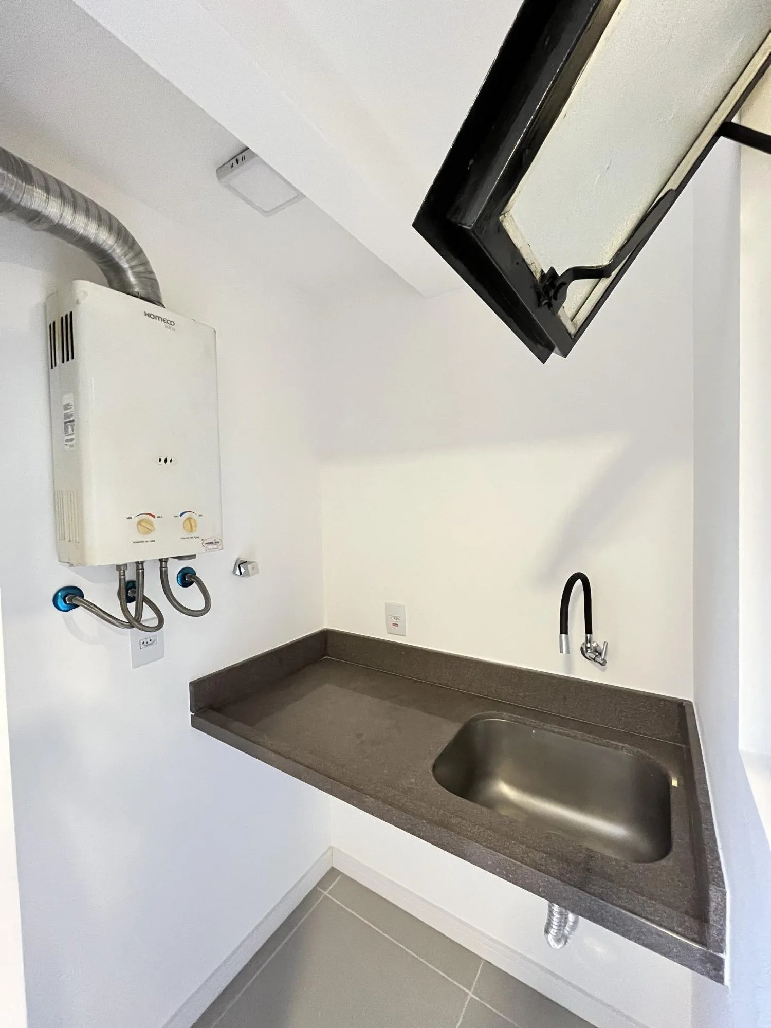 Imagem Apartamento de 2 quartos, suíte e 1 vaga de garagem no bairro Bom Fim em POA