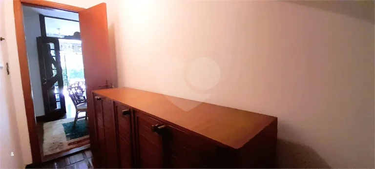 Imagem Sobrado à venda com 4 quartos, sendo 4 suítes, em Real Parque, São Paulo - SP