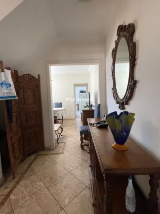 Imagem Imóvel de Luxo na Vila Mariana: Casa com 5 Quartos, 2 Suítes e 220m² em São Paulo-SP