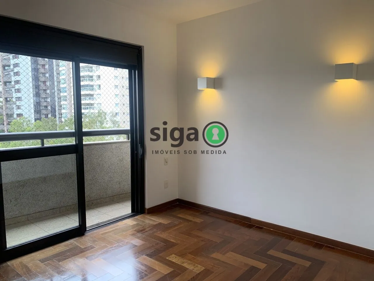 Imagem VENDE na Vila Suzana (Região do Morumbi) Apartamento com 4 suítes, 4 Vagas fixas + Depósito