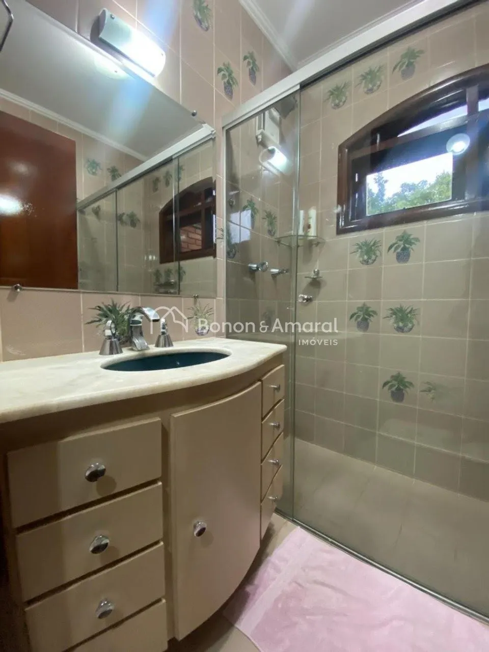 Imagem Casa com 4 Quartos e 6 banheiros à Venda, 360 m² por R$ 1.100.000