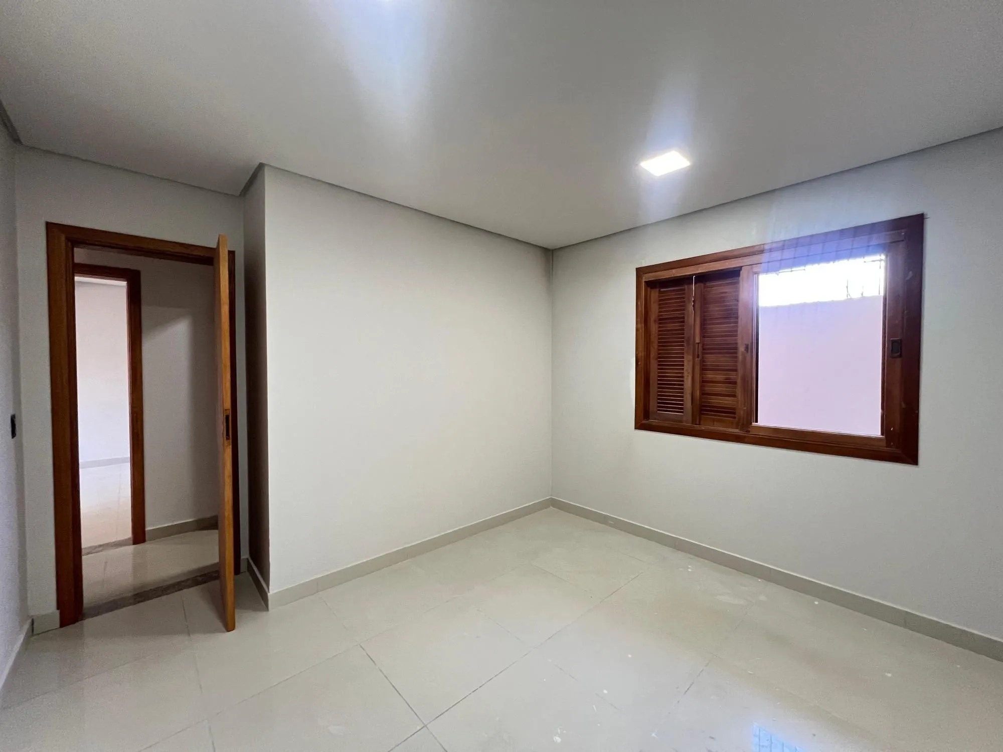 Imagem Excelente casa a venda reformada no bairro Ipanema.