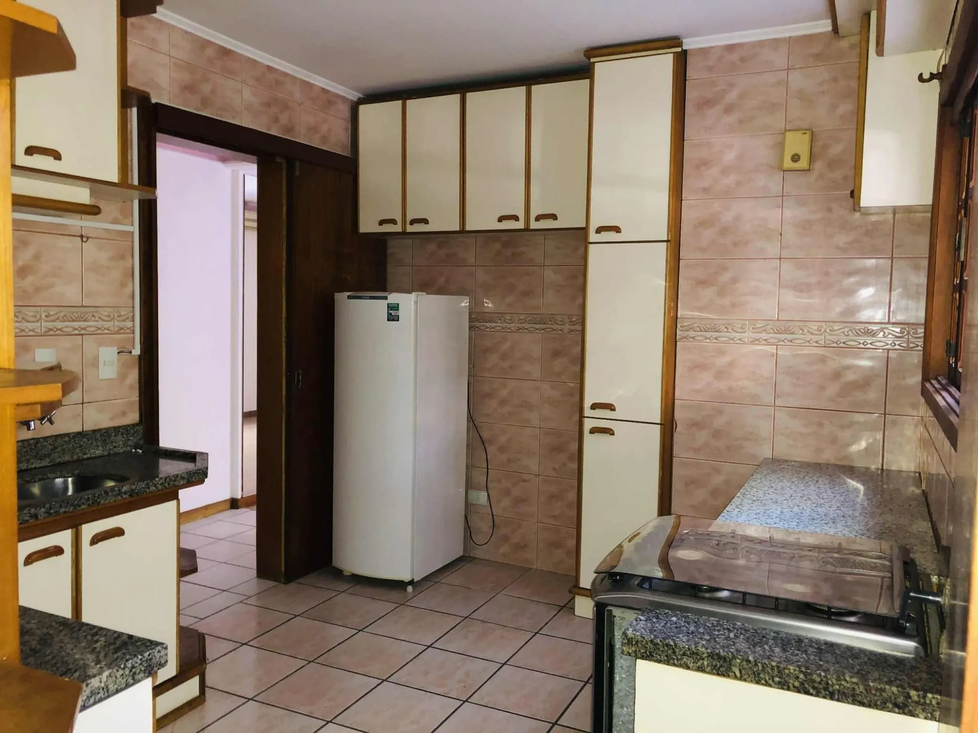 Imagem Apartamento Amplo e Pronto para Morar no Bairro Floresta - Porto Alegre