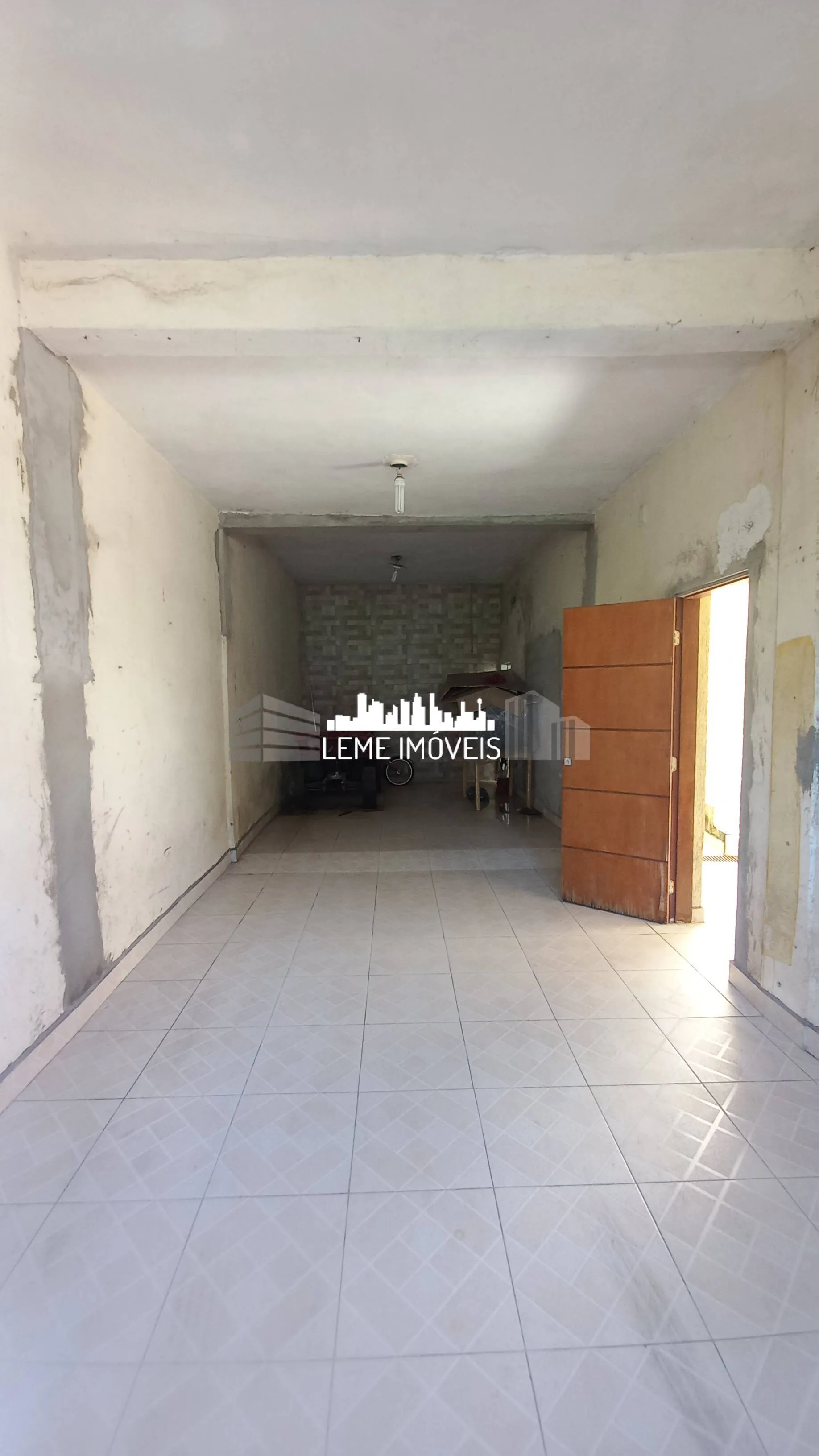Imagem SOBRADO COM "02" (DOIS) DORMITÓRIOS, "01" (UMA) SALA, "01" (UMA) COZINHA COM ARMÁRIO PLANEJADO E M...