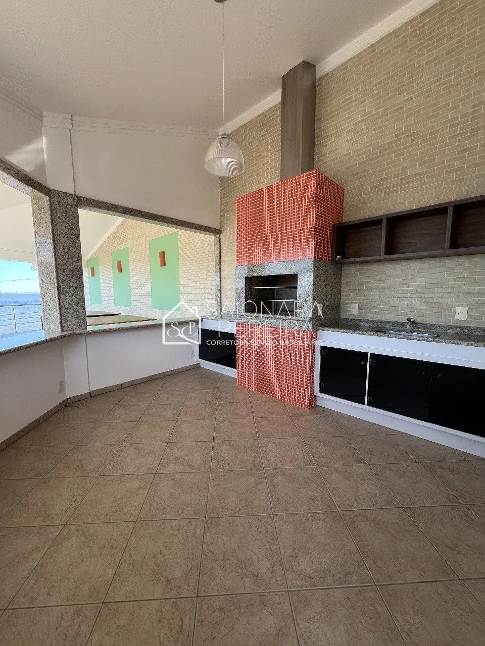 Imagem Casa Espetacular na Beira-Mar - Ponta de Baixo, São José/SC