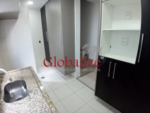 Imagem Casa triplex com 84m², 2 suítes, garagem fechada e churrasqueira por R$530.000,00