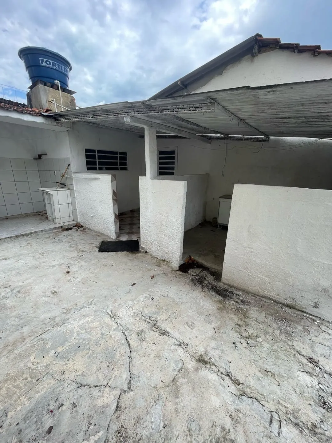 Imagem Casa à venda 2 Quartos, 1 Vaga, 300M², Água Preta, Pindamonhangaba - SP