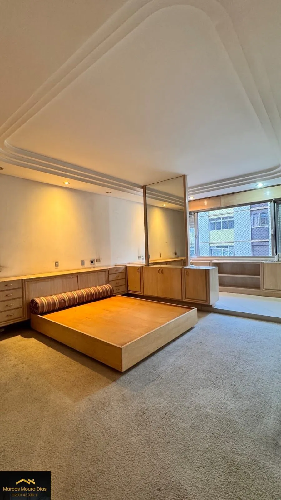 Imagem Apartamento Amplo na Avenida Angélica, 4 dormitórios (2 SUÍTES), possui Hidro e closet. Edifício com 2 Vagas de Garagem