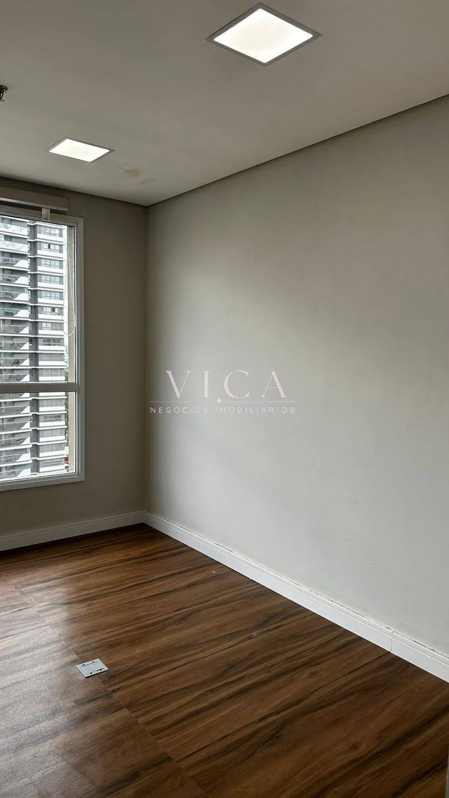 Imagem Sala Com 55m² para aluguel por R$ 4.000,00 - Alphaville/SP