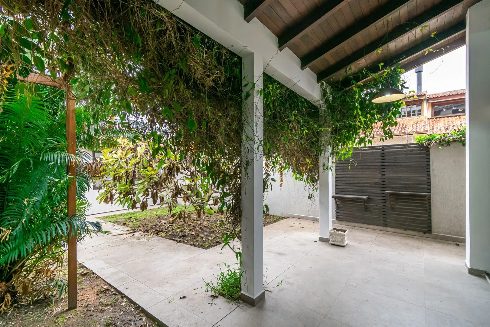Imagem Casa sobrado no bairro Cristal de 3 dormitórios e 3 vagas DESOCUPADA