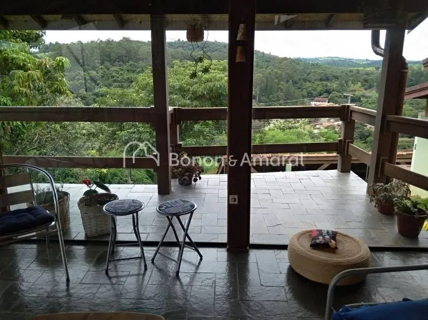 Imagem Casa de Condomínio com 3 Quartos e 4 banheiros à Venda, 270 m² por R$ 1.100.000