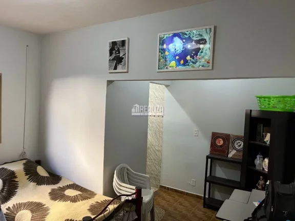 Imagem Casa à venda no bairro Lourdes - Uberaba: 3 dormitórios, suíte, quintal e mais!