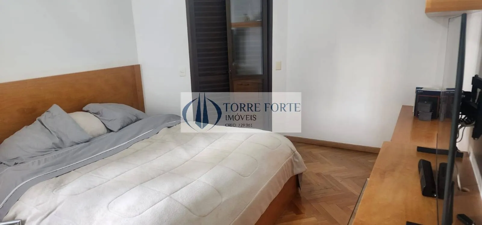 Imagem Lindo apartamento com 4 dormitórios, varanda e 3 vagas em Indianópolis