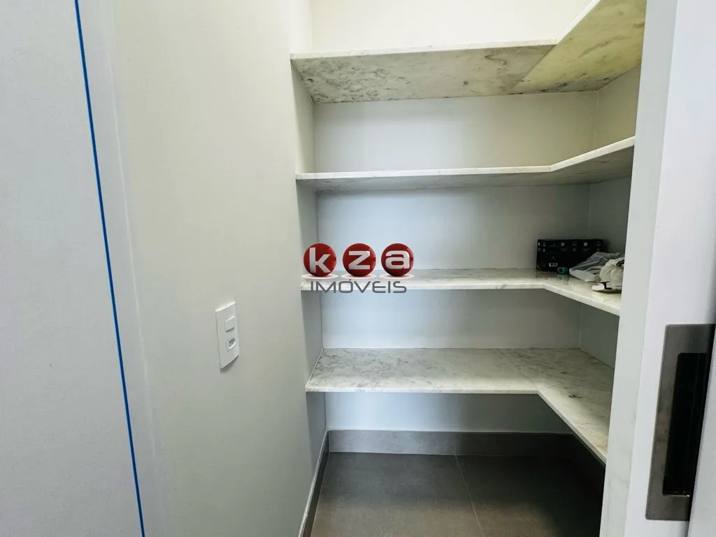 Imagem Casa de luxo em Condomínio Zurich Dorf: 3 quartos, 3 suítes, 2 salas, 5 banheiros, 4 vagas, 230m² em Valinhos-SP