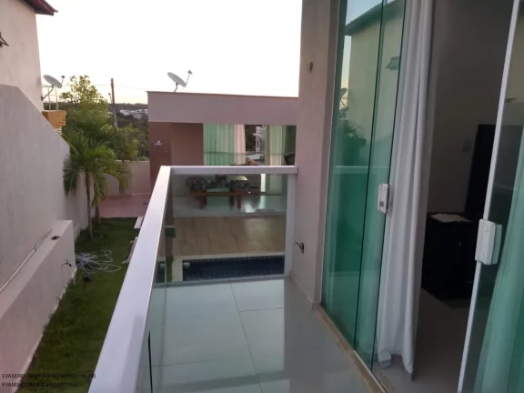 Imagem Casa em Condomínio de Luxo para Locação em Camaçari-BA, 3 Quartos, 3 Suítes, 2 Salas, 2 Banheiros, 4 Vagas, 280m².