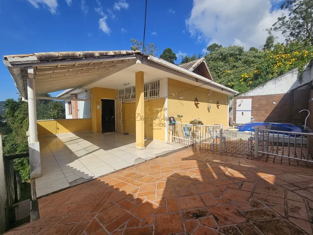 Foto do imóvel Casa para Venda em Teresópolis / RJ em Rua Iguaçu