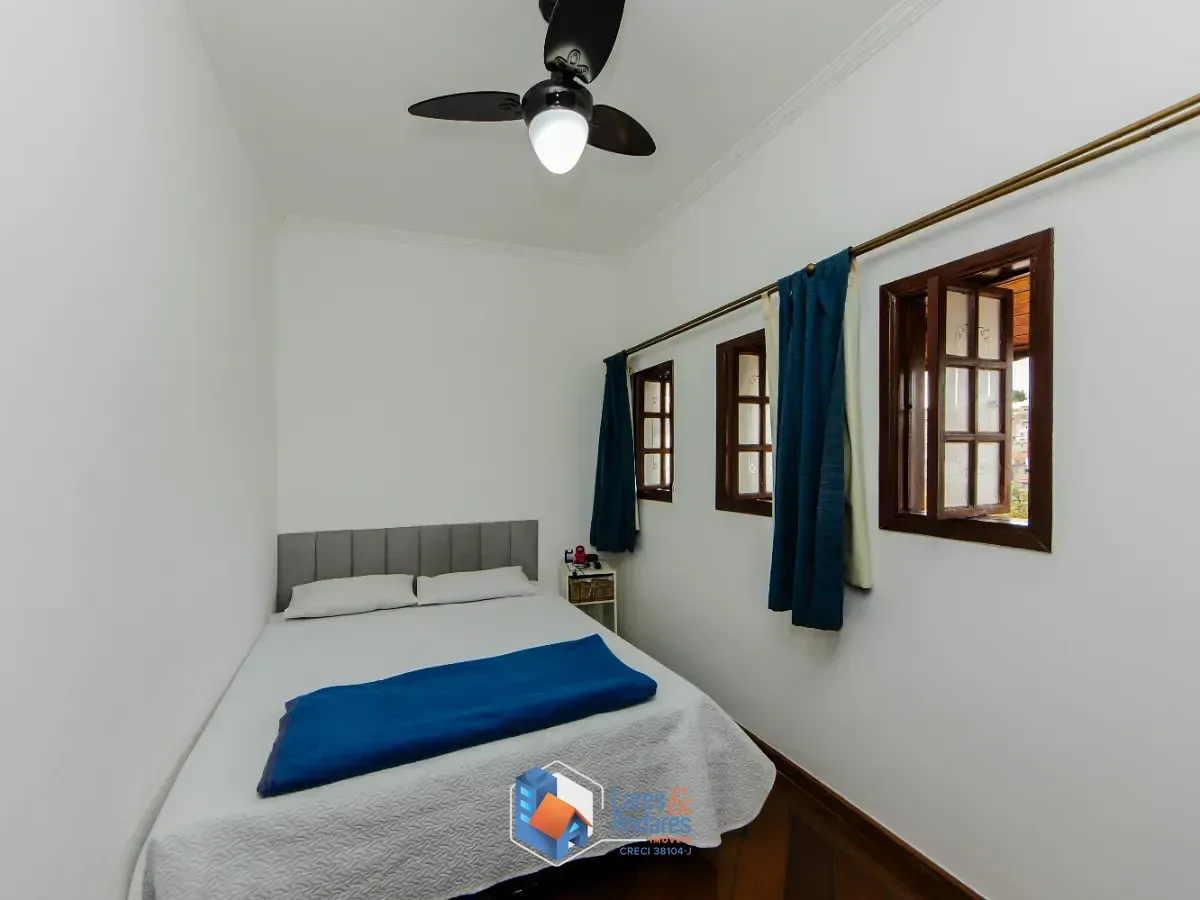 Imagem Casa para venda em Conjunto Residencial Santa Terezinha com 4 quartos, sendo 1 suíte, 192m²