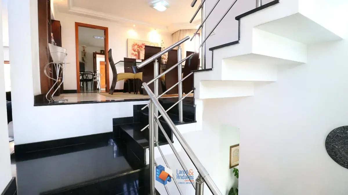 Imagem Casa no condomínio Condomínio Residencial Chácara Francesa para venda com 5 quartos, sendo 4 suítes, 444m²