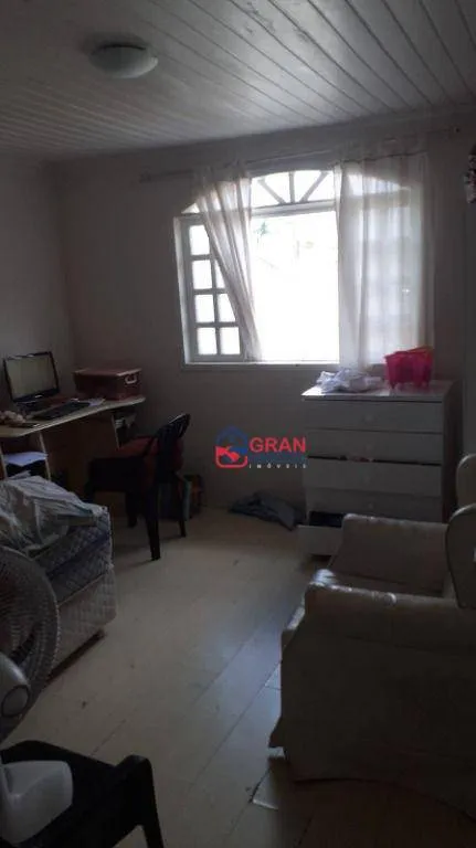 Imagem Casa com 2 Quartos, 3 Banheiros, Barracão e Casa nos Fundos com Entrada Independente