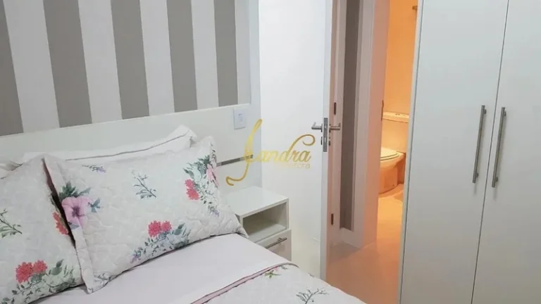 Imagem Sobrado em condomínio fechado com 05 suites mobiliado e decorado