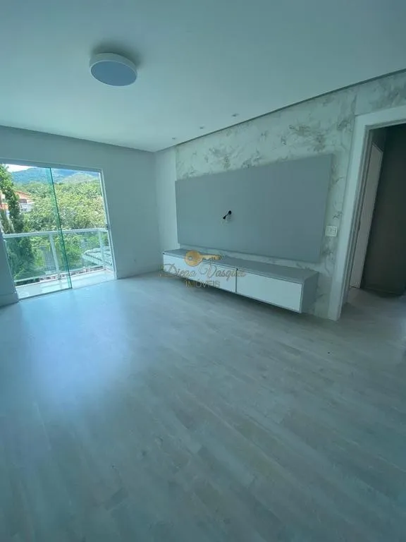 Imagem Casa em Condomínio para Venda em Teresópolis / RJ no bairro Prata