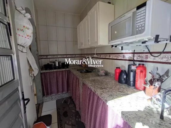 Imagem Sobrado para Venda em Curitiba, Sitio Cercado, 3 dormitórios, 2 banheiros, 1 vaga