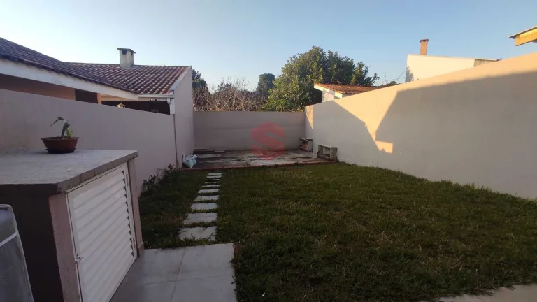 Imagem Casa com 02 quartos e amplo espaço de terreno à venda no Jd Iruama em Campo Largo/PR