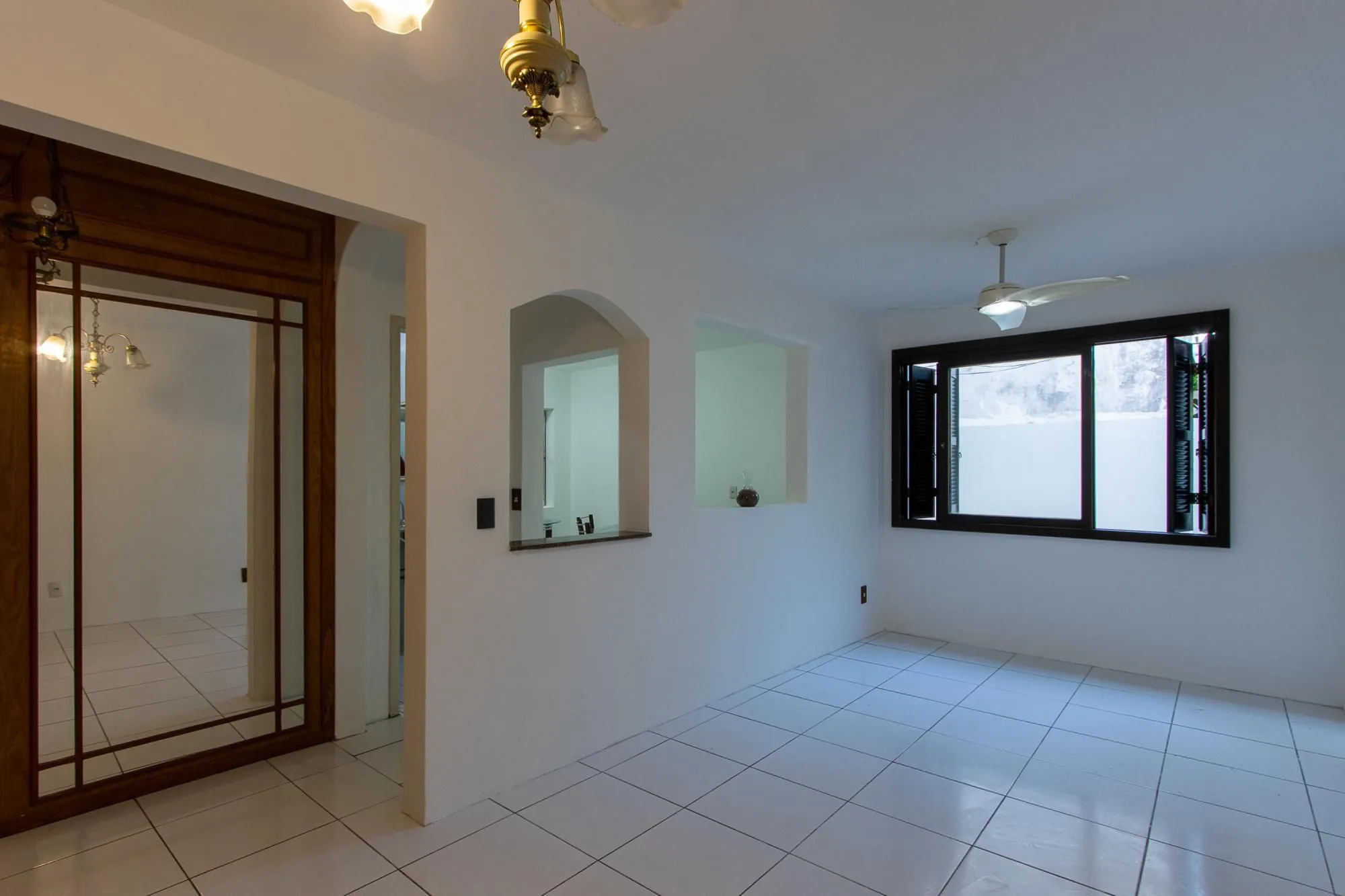 Imagem Casa de condomínio, 3 dormitórios, 1 suíte, 1 vaga coberta, no bairro Cristal.