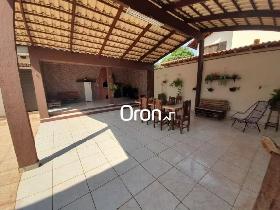 Imagem Sobrado com 4 dormitórios à venda, 420 m² por R$ 1.390.000,00 - Setor Jaó - Goiânia/GO
