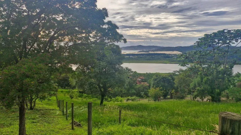 Imagem Terreno com Vista Panorâmica para o Mar à Venda no Bairro Macacu - Garopaba-SC