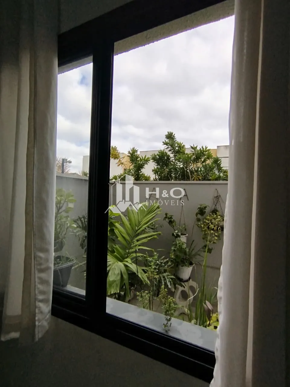 Imagem Excelente apartamento com 60 m² de área útil e uma sacada ampla e diferenciada.