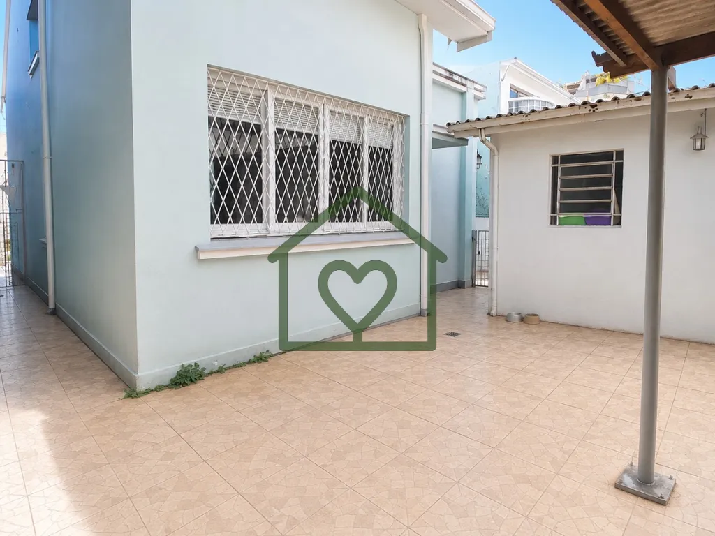 Imagem Casa em alvenaria, próxima à 24 de outubro no coração do Bairro Auxiliadora, com a seguinte comp...