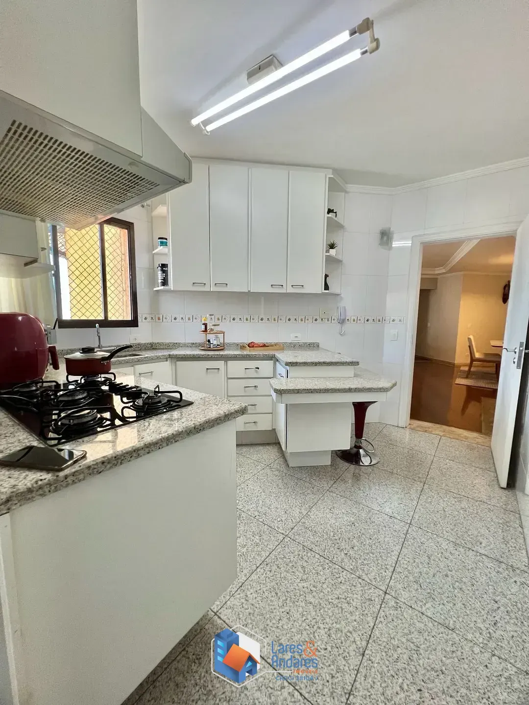 Imagem Apartamento para venda em Parque São Domingos com 3 quartos, sendo 1 suíte, 174m²