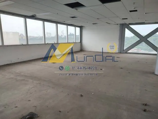 Imagem Prédio corporativo com heliponto pronto para grandes empresas