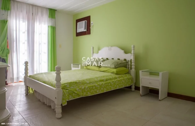 Imagem Imperdível: Casa em Condomínio de Luxo em Geribá, Búzios-RJ! 4 quartos, 4 suítes, 5 banheiros, 2 vagas, 300m². Venha conferir!